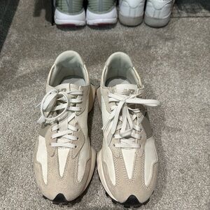 New Balance Cream 327